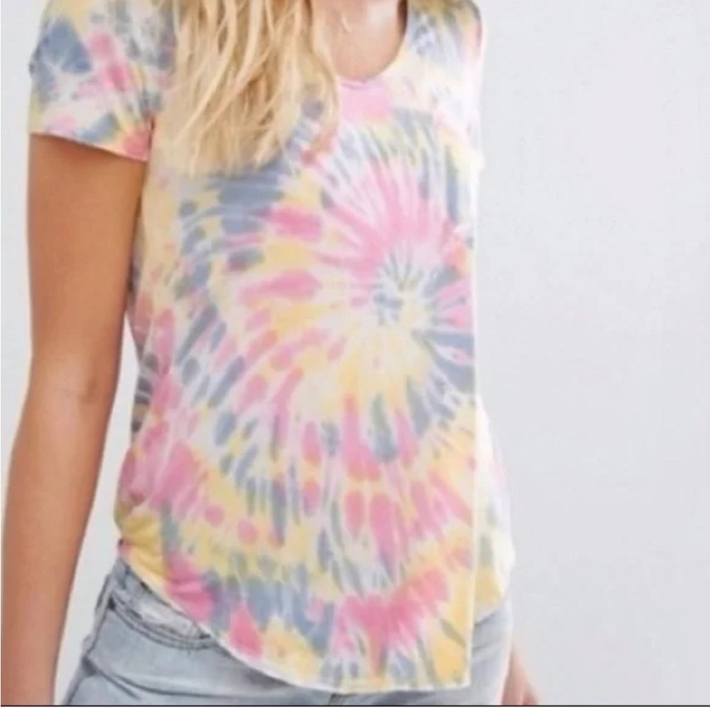Hollister Pink and Yellow Short Sleeve T-Shirt